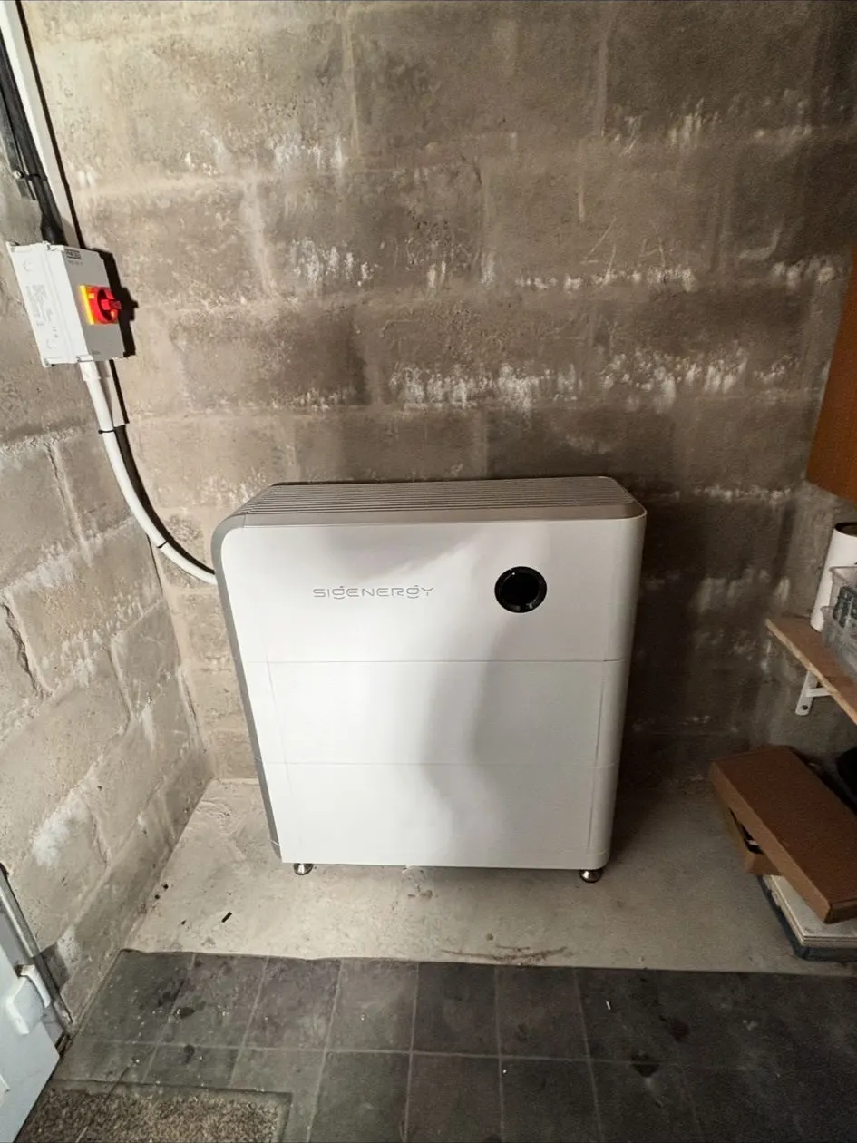 Sigenergy floor-standing battery in a garage